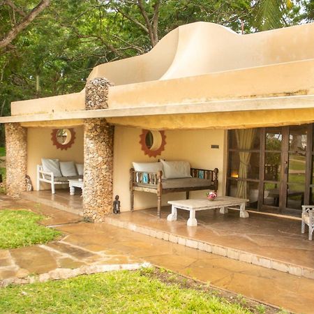 Eleven Pearl Boutique Hotel & Spa Diani Beach Ngoại thất bức ảnh