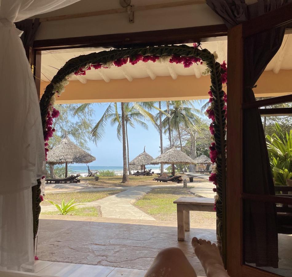 Eleven Pearl Boutique Hotel & Spa Diani Beach Ngoại thất bức ảnh