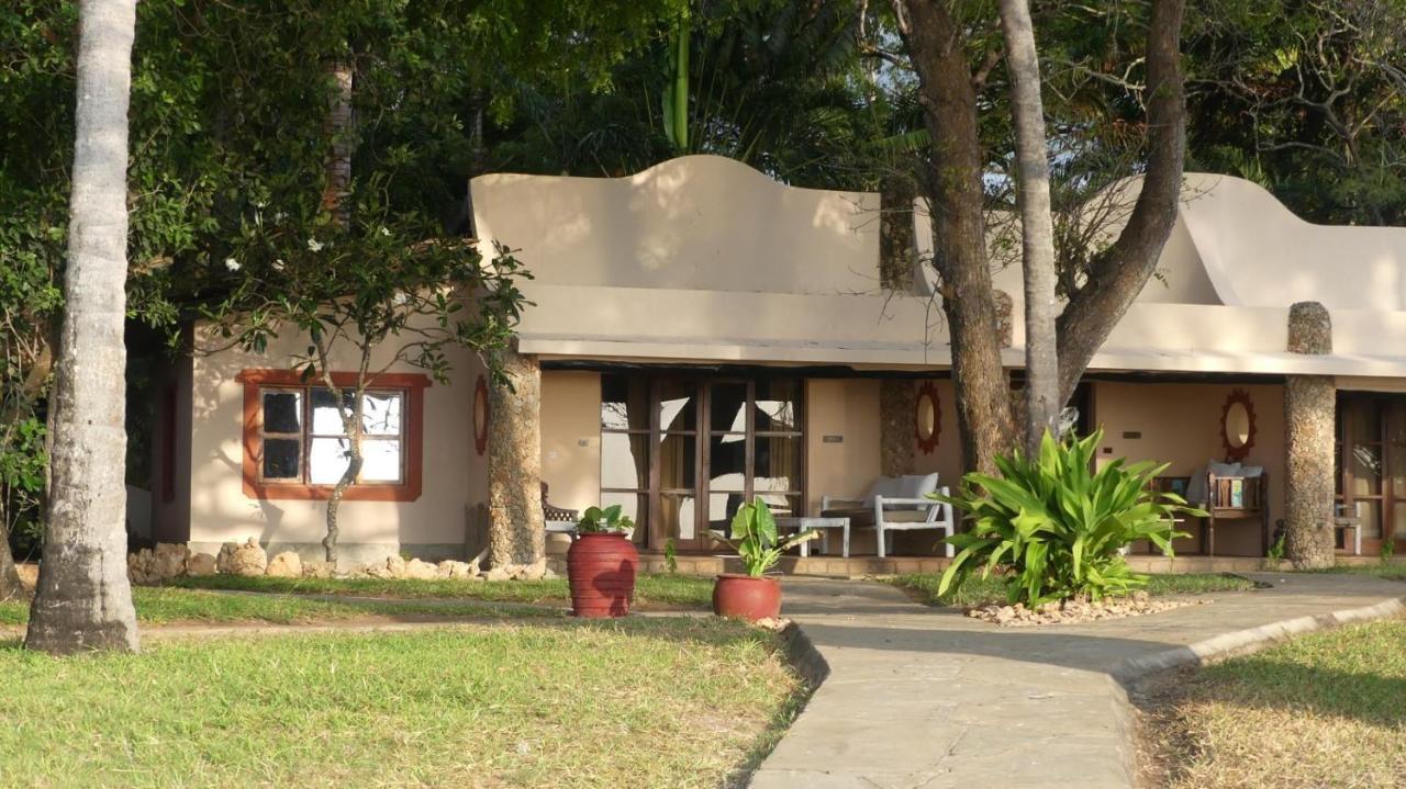 Eleven Pearl Boutique Hotel & Spa Diani Beach Ngoại thất bức ảnh