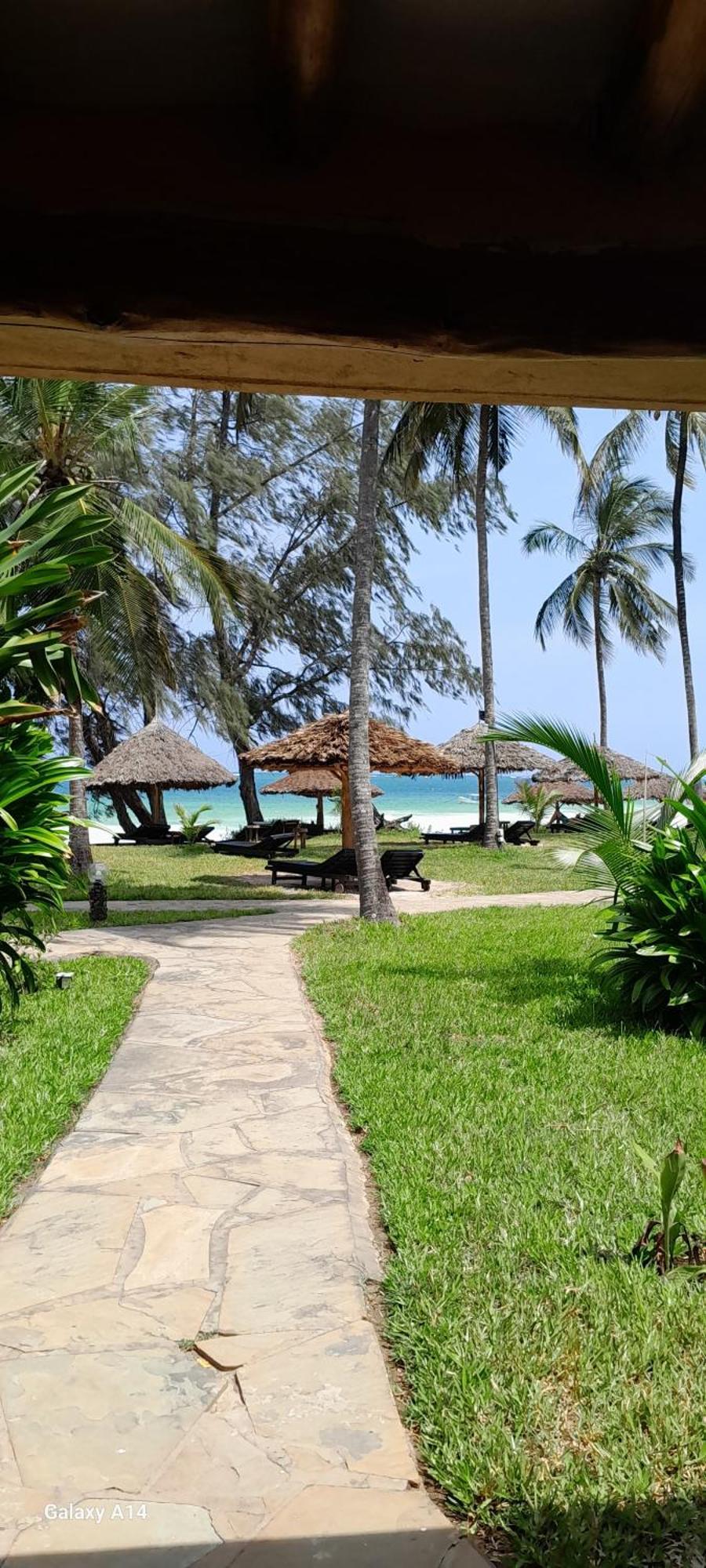 Eleven Pearl Boutique Hotel & Spa Diani Beach Ngoại thất bức ảnh
